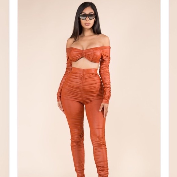 Dresses & Skirts - Womens dresses/sets